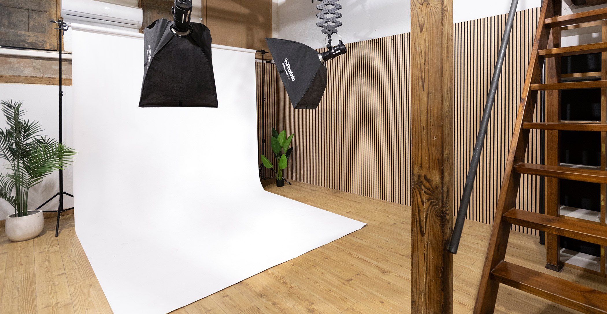 Alquiler de Plató 4 Video podcast y fotos&video