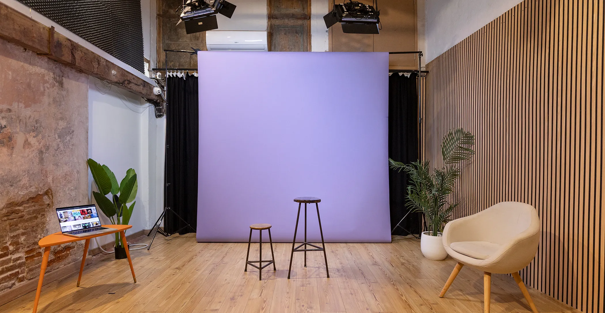 Alquiler de Plató 4 Video podcast y fotos&video