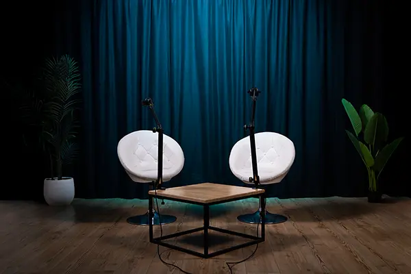 estudio podcast fondo negro